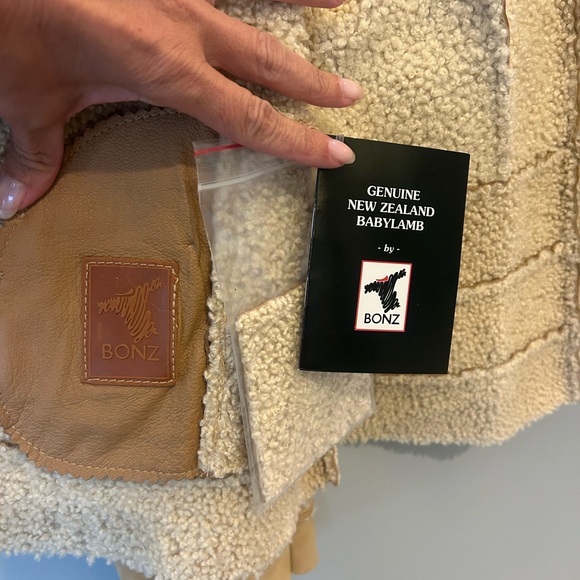 Genuine New Zealand Baby lamb Cozy Tan Suede Teddy Jacket for Women - Picture 2 of 7